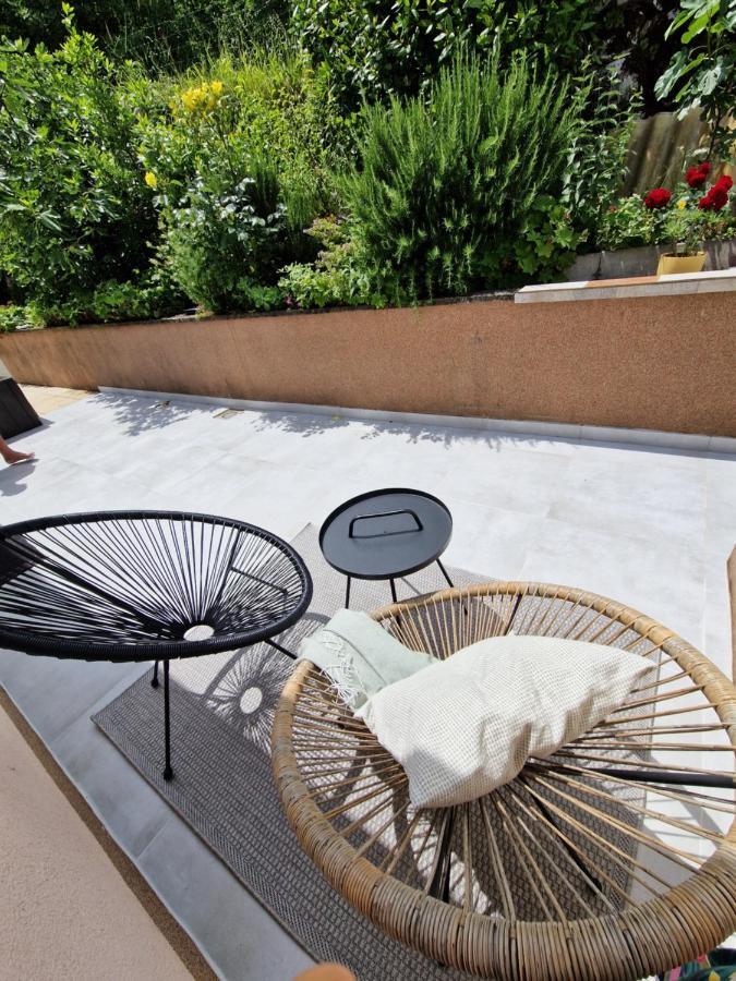 Ferienwohnung Mit 180° Meerblick Dobreć Exteriér fotografie